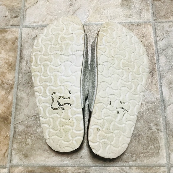 Ocean + Coast silver slip on sandals size 1 - Picture 5 of 7